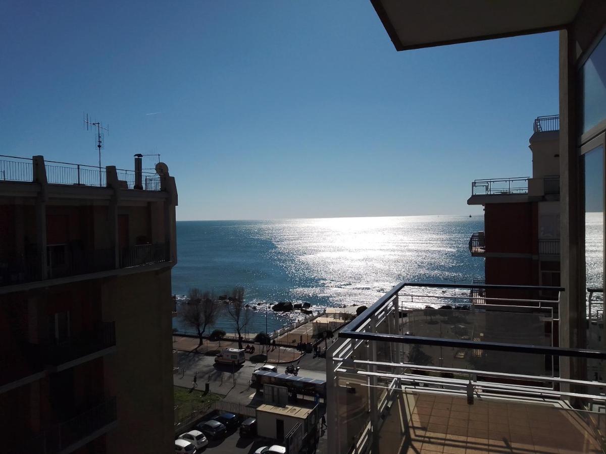 V I P Suites Cielo Stellato On Concordia Sea Salerno Kültér fotó