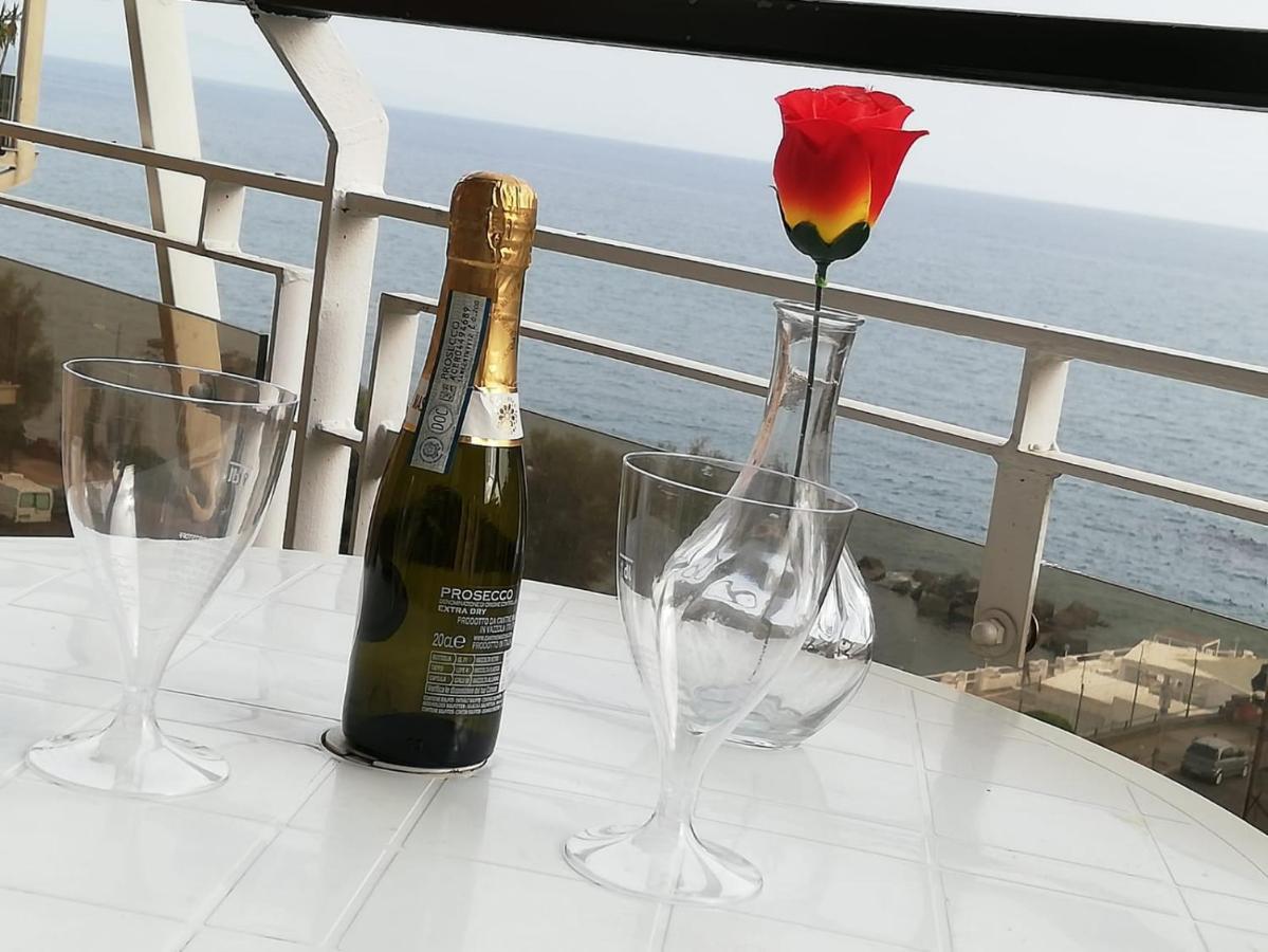 V I P Suites Cielo Stellato On Concordia Sea Salerno Kültér fotó